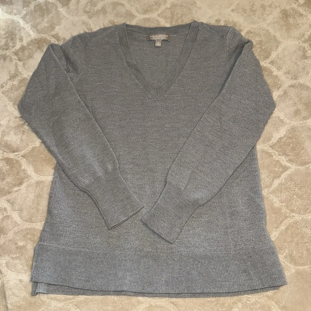 BANANA REPUBLIC SWEATER BUNDLE - Picture 13 of 17